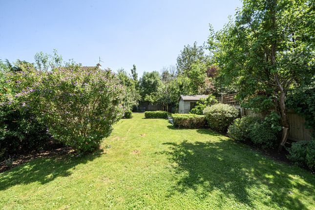 230, Walm Lane, London photo 4