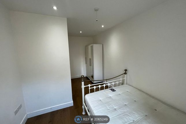 Flat to rent in Electric Lane, London