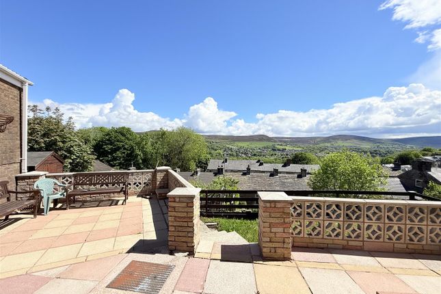8, Sandbed Lane, Ashton-Under-Lyne photo 4