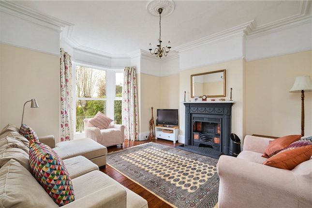 9, Sunset Drive, West Yorkshire photo 3