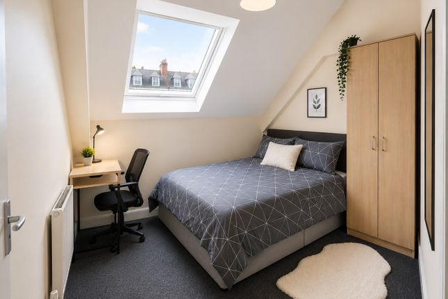 Flat 6, 263 Chamberlayne Road, London photo 3