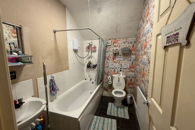 6, Castle Terrace, Milford Haven photo 4