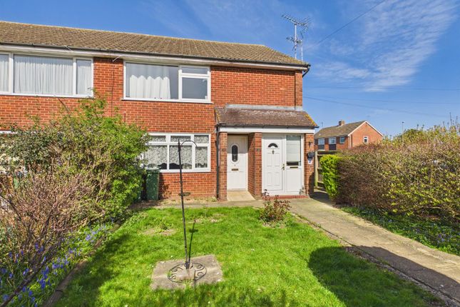 2-bed flat on 38, Ingram Avenue, Aylesbury, £235,000