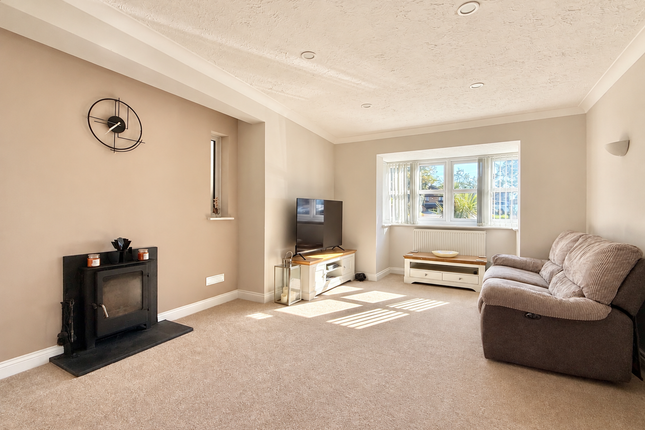 17, Lopwell Close, PLYMOUTH photo 3