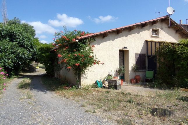 Property for sale in Paulhan, Languedoc-Roussillon, 34230, France