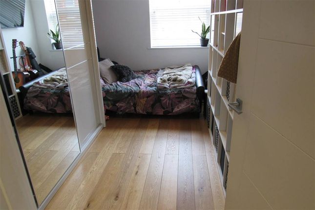 4 Crocket House photo 2