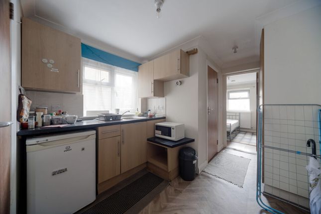358, Lincoln Road, Enfield photo 3