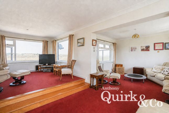 Hadleigh View, Kellington Road, Canvey Island photo 4