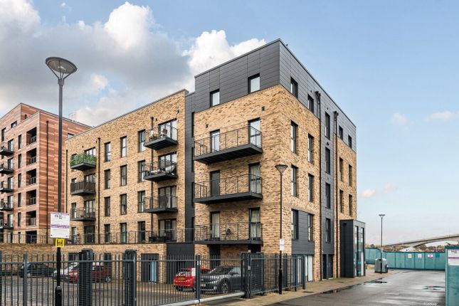 1374080-25-690B2B...