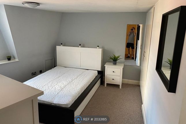 Flat to rent in Exide House, London