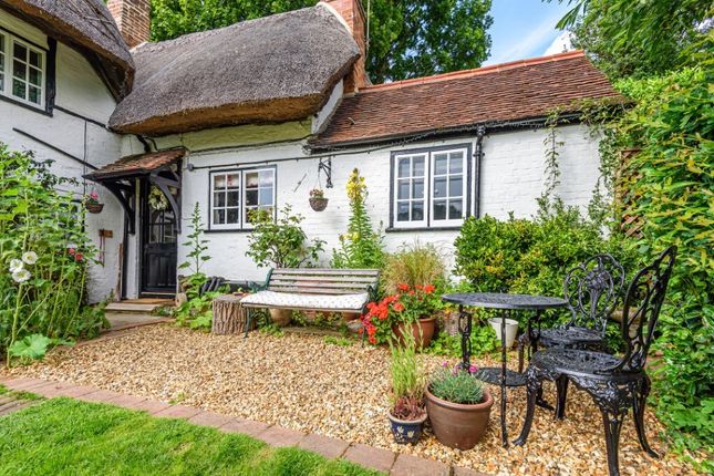 Thumbnail Cottage for sale in Beenham Hill, Beenham, Reading, Reading, Berkshire