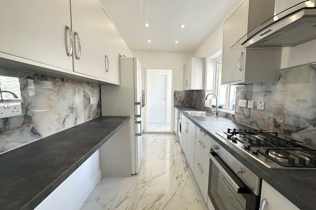 50 Ferndale Road, Luton, Bedfordshire photo 4