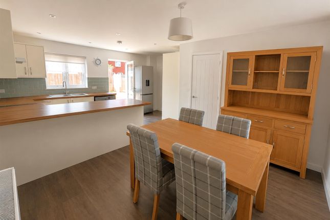 38, Orchard Way, Weymouth photo 3