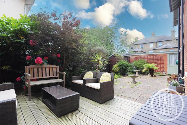 Flat 2, Lancing Court, Rectory Road, Kirkley photo 3