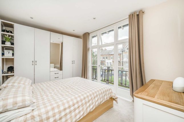 Flat for sale in Queens Road, Twickenham