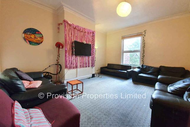 Terraced house to rent in Cardigan Road, Headingley, Leeds