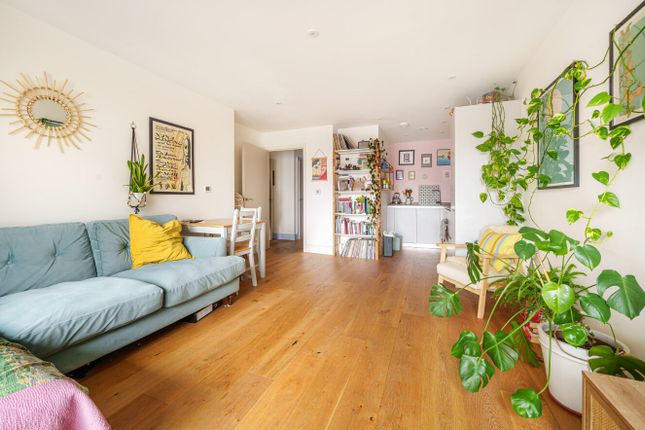 Flat for sale in Kingsway, Hove