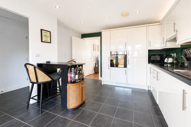 37, Larkspur Drive, Burgess Hill photo 4