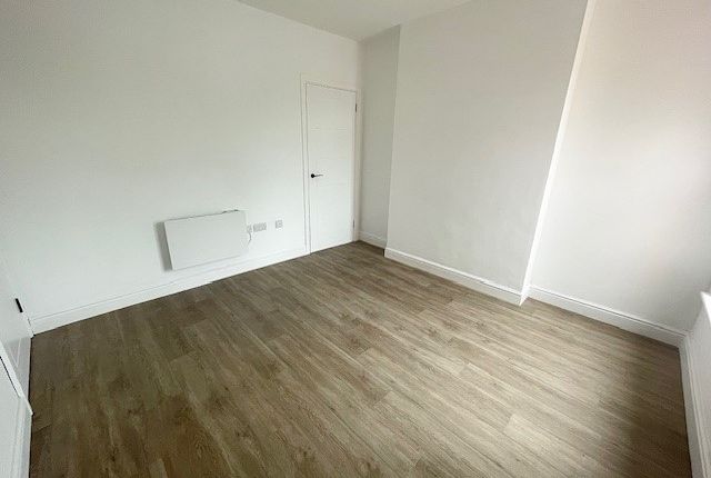 Room 3, Cannock photo 4