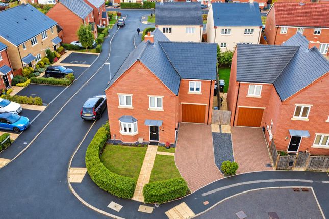Honeysuckle Way, Raunds photo 4