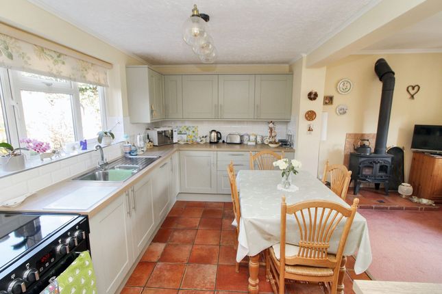 36 Watchet Lane, High Wycombe photo 3