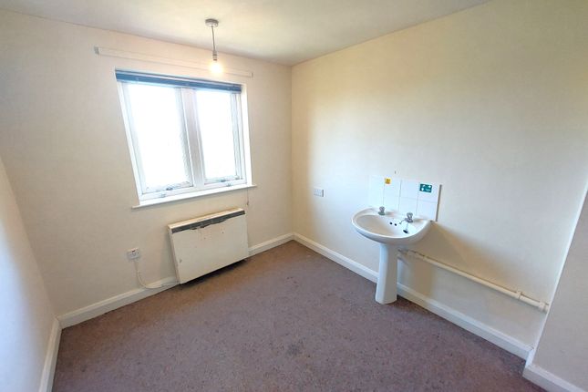 21, Churchside Gardens, Nottingham photo 5