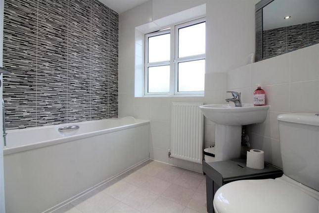 17, Aylesbury photo 5