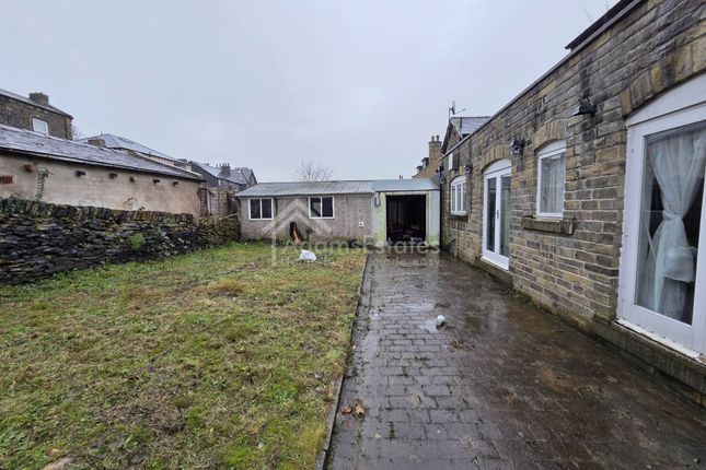 21, Northfield Road, Dewsbury photo 3