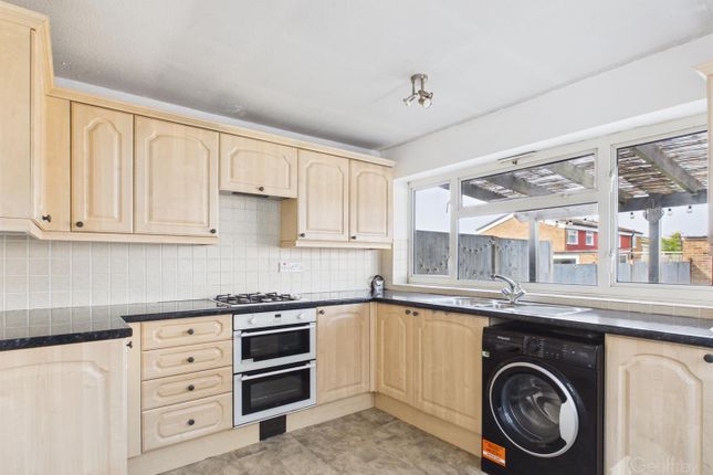 257, Rundells, Harlow photo 4