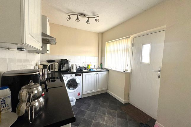 11, Cardwell Street, Oldham photo 4