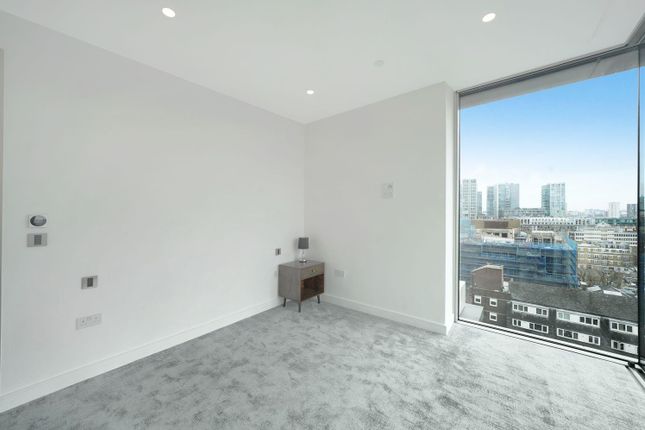 Flat to rent in 16 Minories, City Of London, London