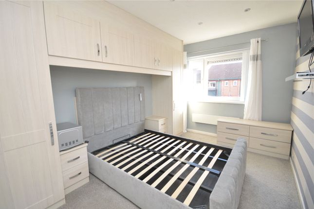 76, Newhall Road, West Yorkshire photo 5