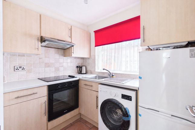 1A, Endsleigh House, Merstham photo 5