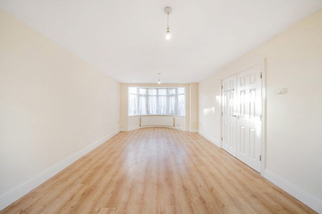 28a, Chestnut Grove, Wembley photo 2