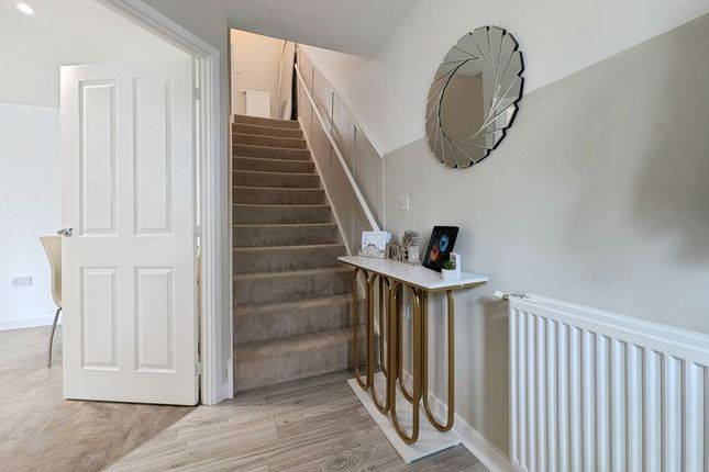 80, Featherwood Avenue, Newcastle Upon Tyne photo 4
