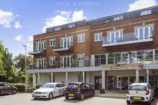 2-bed house on 26 Woodland View, Rise Road, Ascot, £225,000