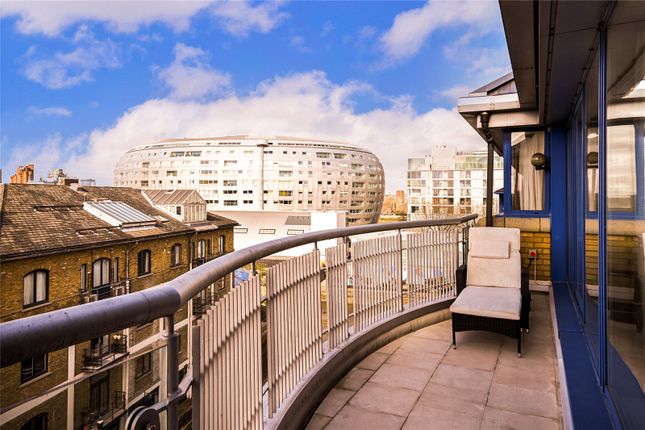 Flat to rent in Bishops Wharf House, 51 Parkgate Road, London