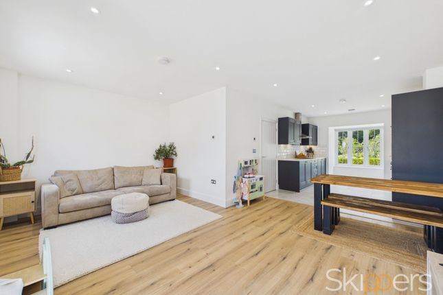 5 Meadow View, Ashford photo 4