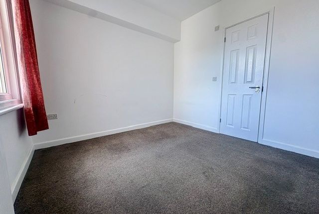 Room 4 7, Swindon photo 2