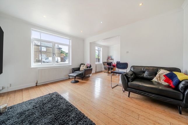 Mayerne Road, London photo 3