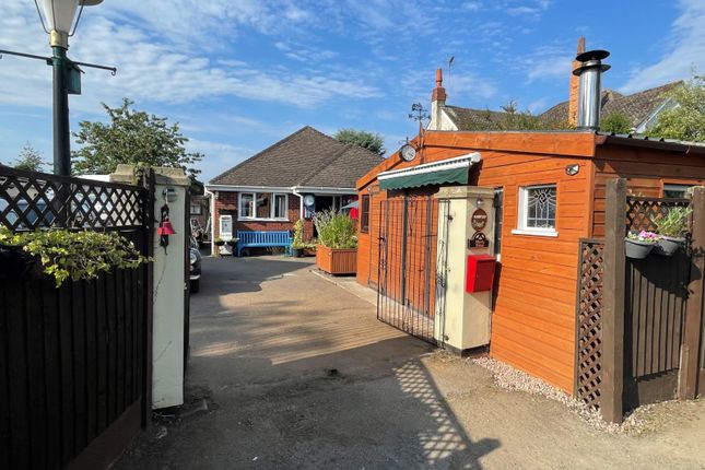 Thumbnail Bungalow for sale in Bransford, Worcester, Worcestershire