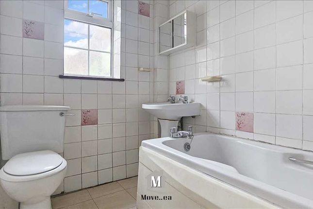 Semi-detached house for sale in Surrey Avenue, Slough