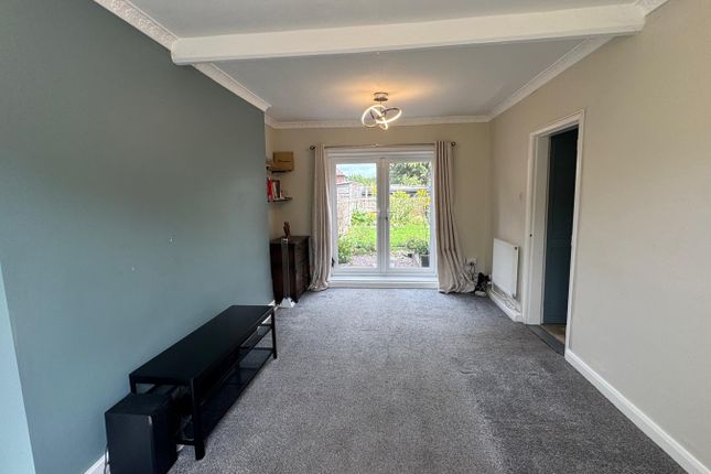 3, Birkinstyle Avenue, Alfreton photo 2