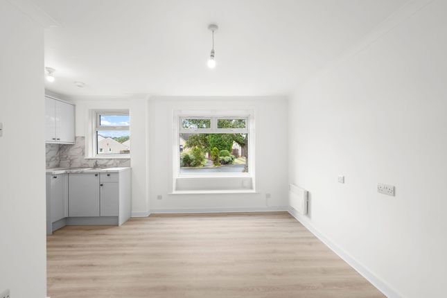 16 Sibbald Place, Livingston photo 4