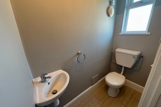 57 Hyde Road, Wolverhampton photo 3
