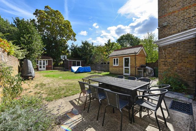 15, Denbigh Road, London photo 2