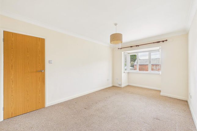8, Hourne Court, Hessle photo 4