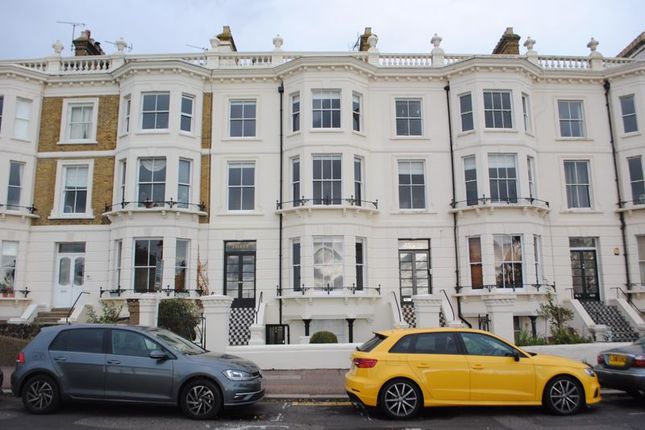 Thumbnail Flat to rent in Clifton Terrace, Southend-On-Sea