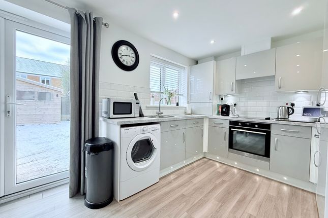 3, Ellis Drive, Great Yarmouth photo 2