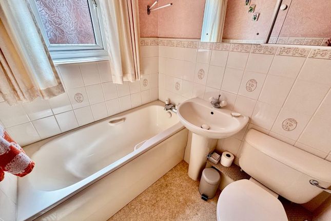 29, Edward Road, Gainsborough photo 5